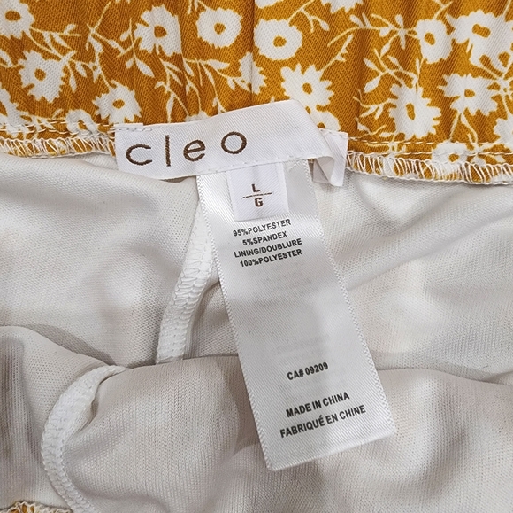 NWOT  Cleo Yellow white floral print skort Size L - Picture 3 of 4